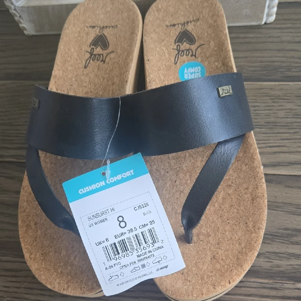 Reef Black and Tan Sandals with Coastal Comfort - Picture 2 of 3